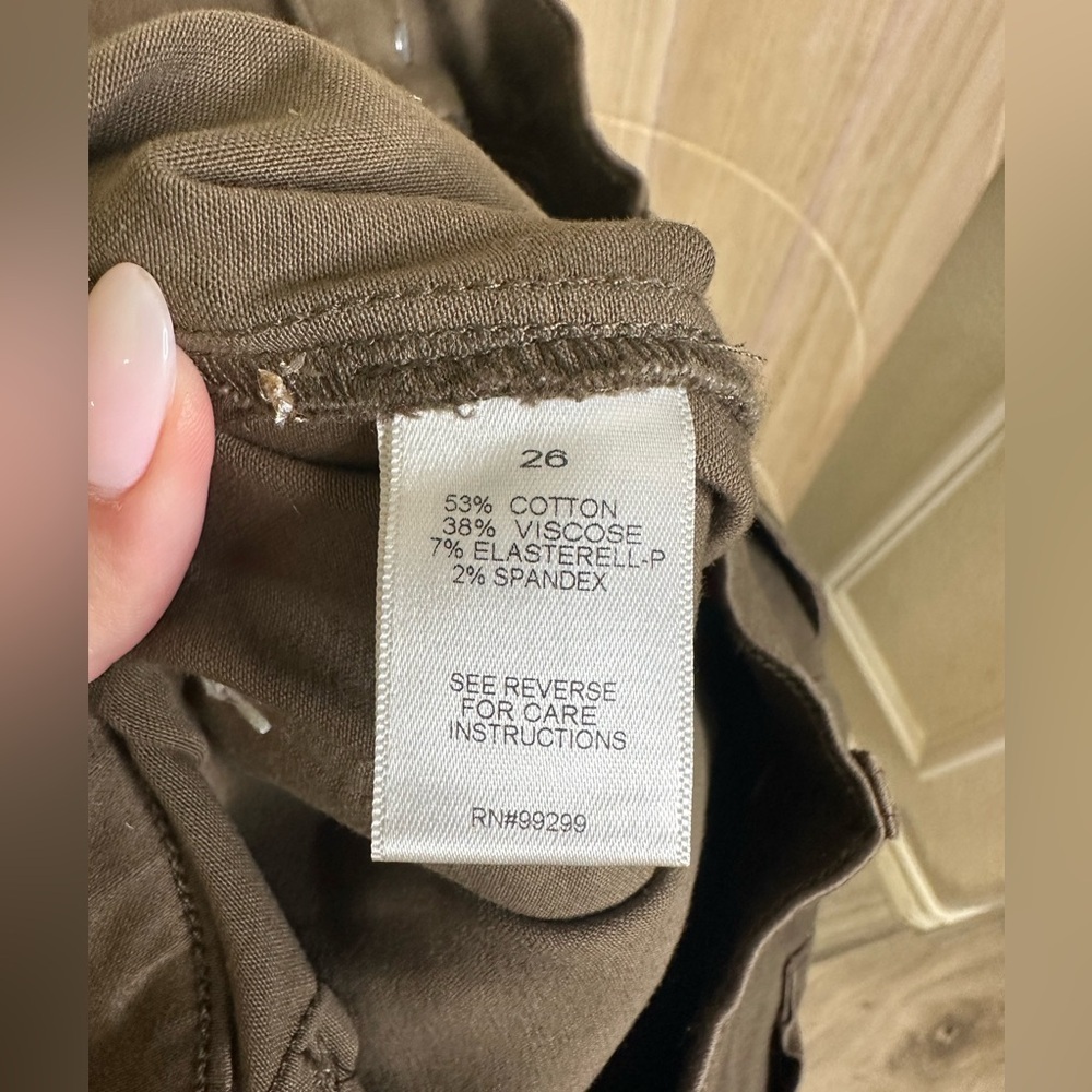 EVEREVE Larissa Cropped Cargo in Fatigue size 26 - Picture 12 of 14